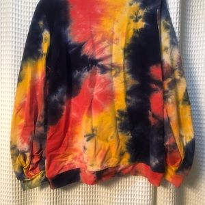 Oversized woman’s tie-dyed sweatshirt NEW with tags